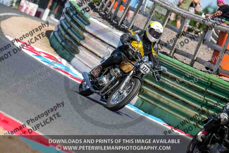 Vintage motorcycle club;eventdigitalimages;mallory park;mallory park trackday photographs;no limits trackdays;peter wileman photography;trackday digital images;trackday photos;vmcc festival 1000 bikes photographs